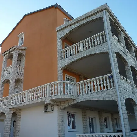 Anastazija * Pag Town
