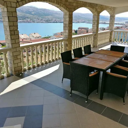 Anastazija Apartment *